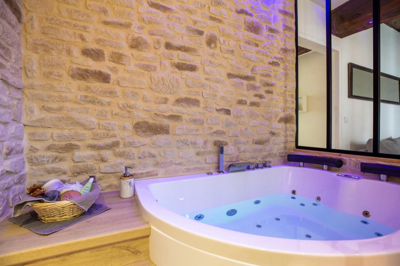 Cocon à Bulles Chic vue Cathédrale avec Spa-jacuzzi Chartres Exterior foto